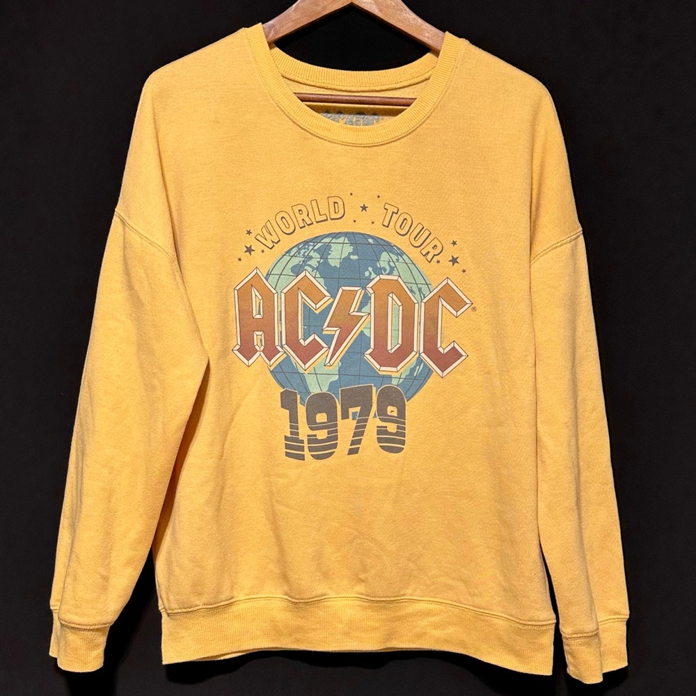 Vintage Inspired AC/DC World Tour 1979 Graphic Sweatshirt M | Band Merch Concert